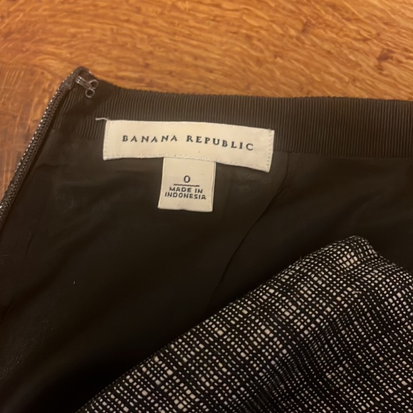 Banana Republic Plaid Casual Knee Length Pencil Skirt - Picture 13 of 15